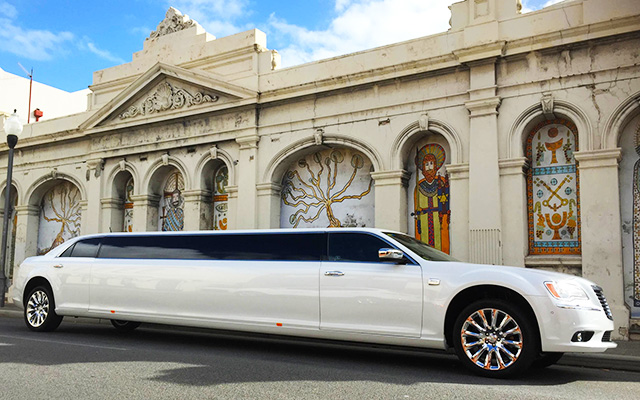 Swan Valley Chrysler limousine wine tours